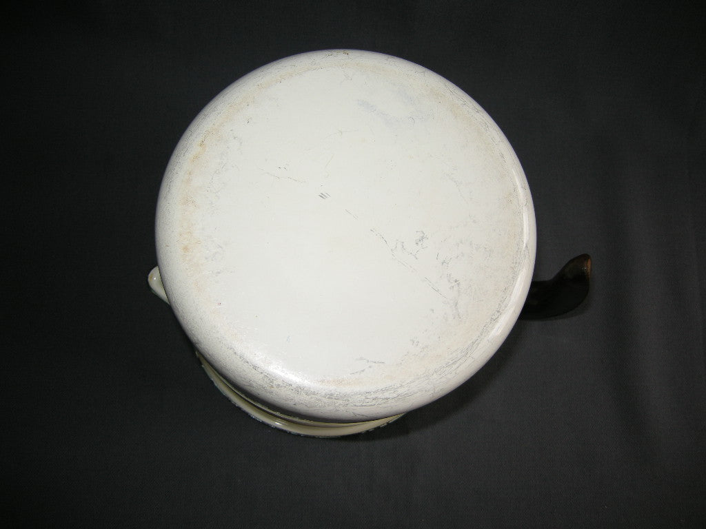 emaille crème 007. melkkoker / aardappelkoker