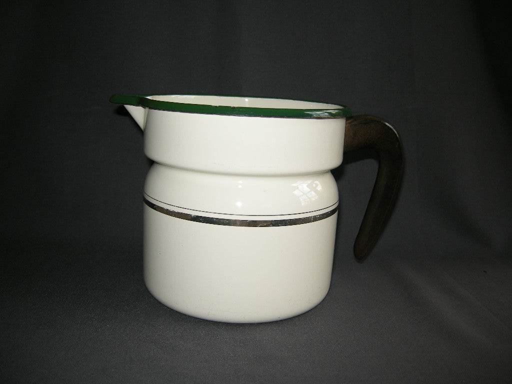 emaille crème 007. melkkoker / aardappelkoker