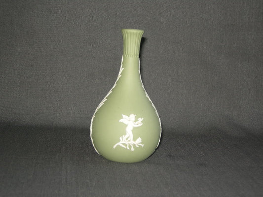 Wedgwood Jasperware groen 008. vaasje
