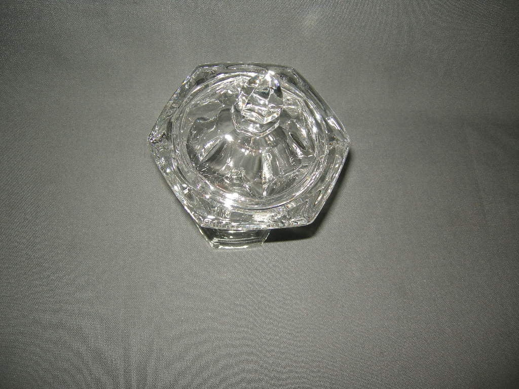 glas - kristal dekselschalen 008. bonbonschaaltje op voet