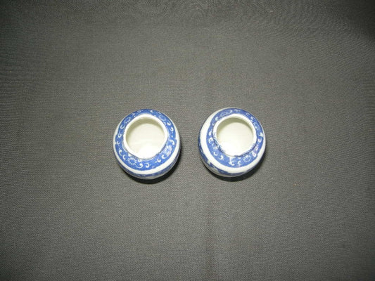 diverse serviesdelen 008. 2 vaasjes wit - blauw