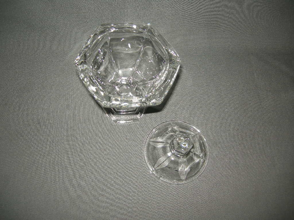 glas - kristal dekselschalen 008. bonbonschaaltje op voet