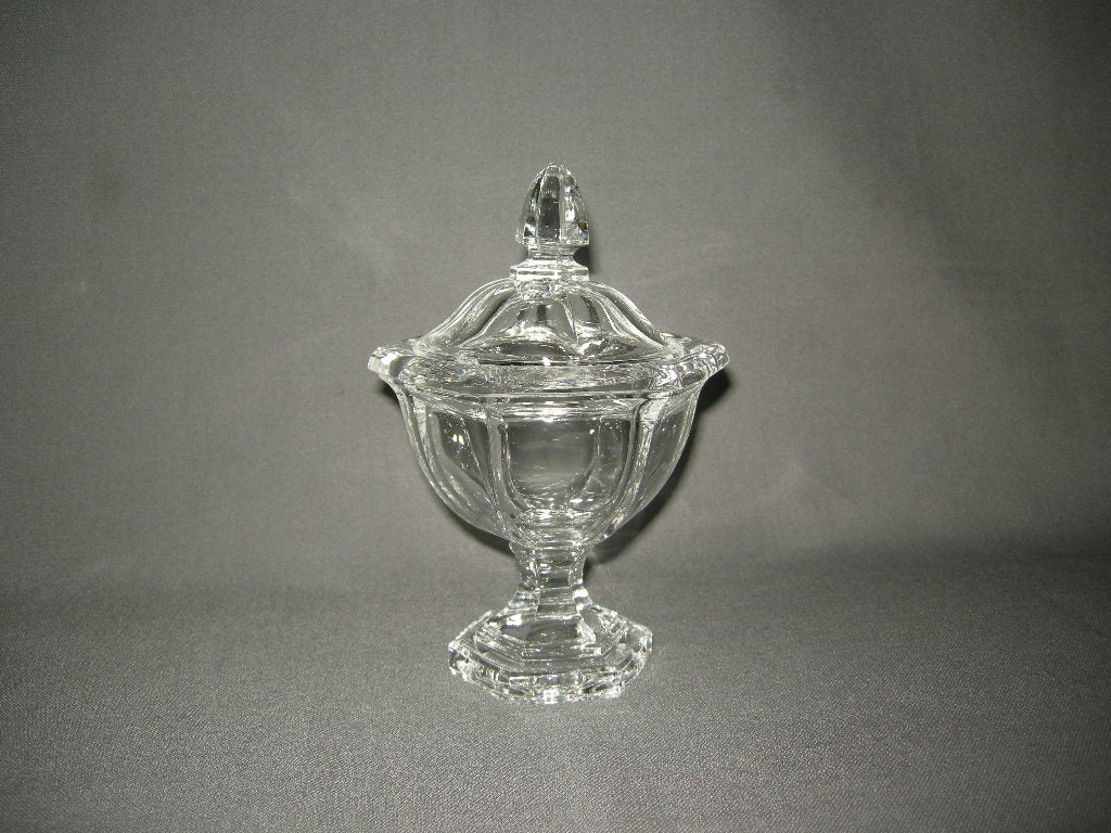 glas - kristal dekselschalen 008. bonbonschaaltje op voet