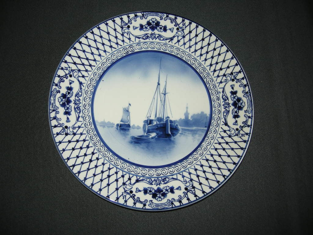Elsterwerda Keramik blauw - witte wandborden 009. doorsnee 23 cm.