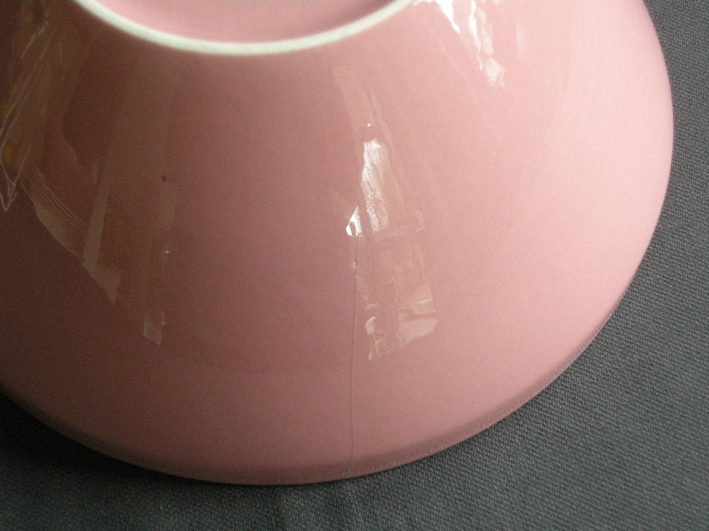Petrus Regout / Royal Sphinx pastel rose 009. nestschaal V5 met scheurtje