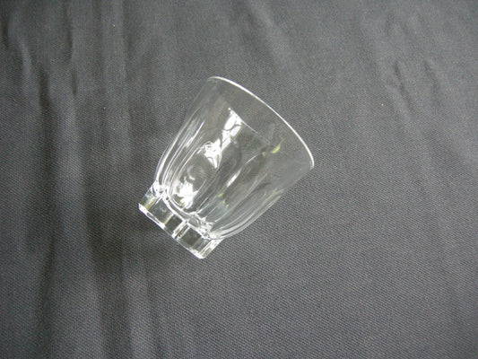 glas - kristal diverse glazen 009. 8 kleine glaasjes
