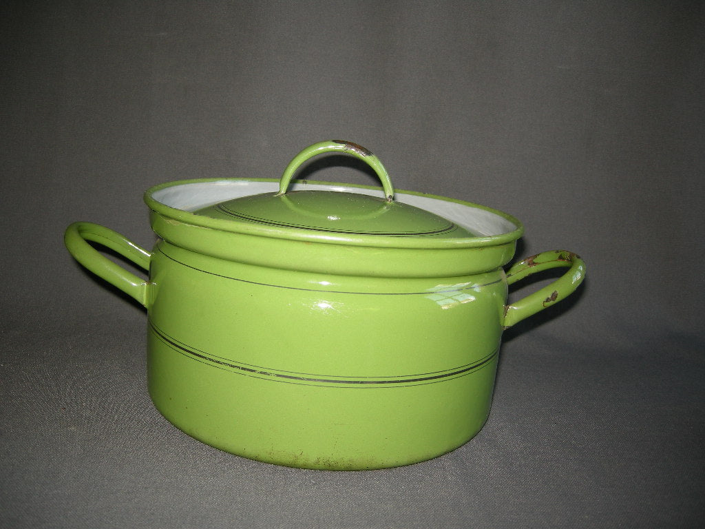 emaille resedagroen 009. pan doorsnee 23 cm.