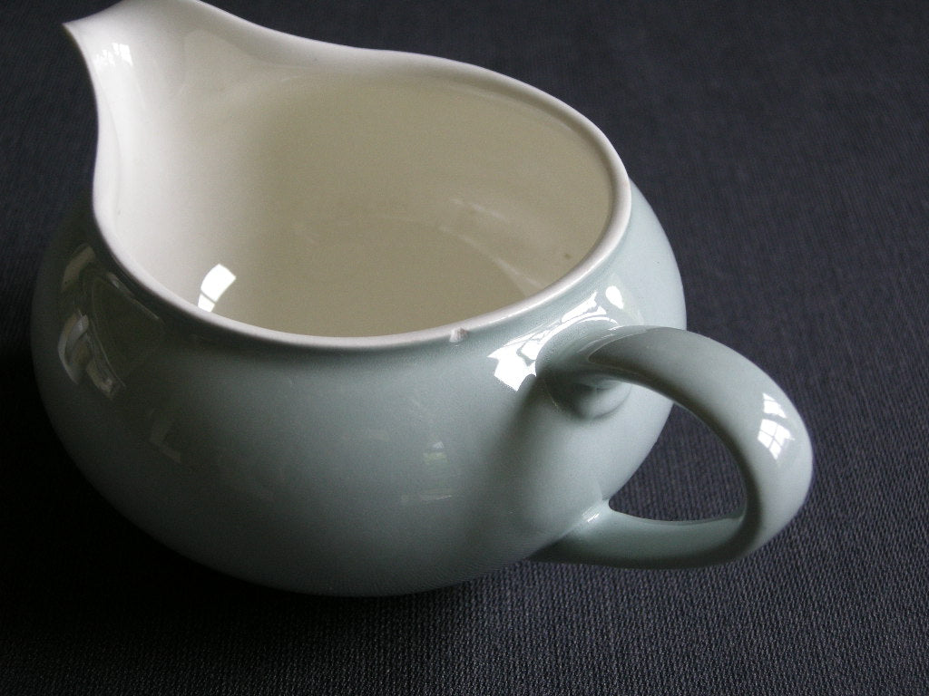 Petrus Regout pastel celadon 009. melkkannetje