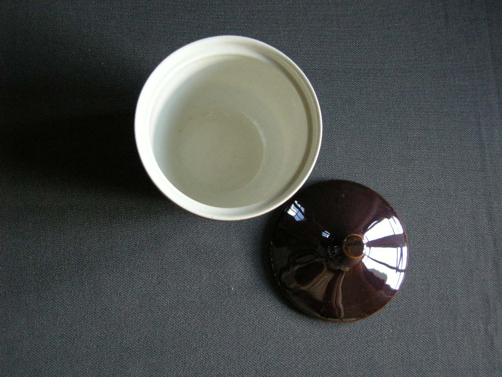 Villeroy & Boch bruin 009. suikerpot nr. 2