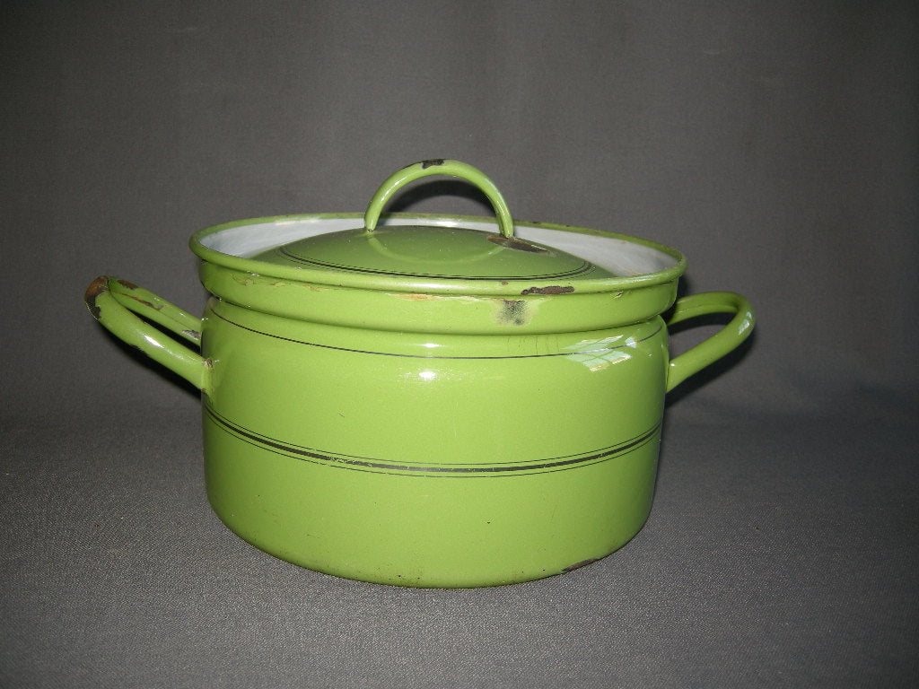 emaille resedagroen 009. pan doorsnee 23 cm.