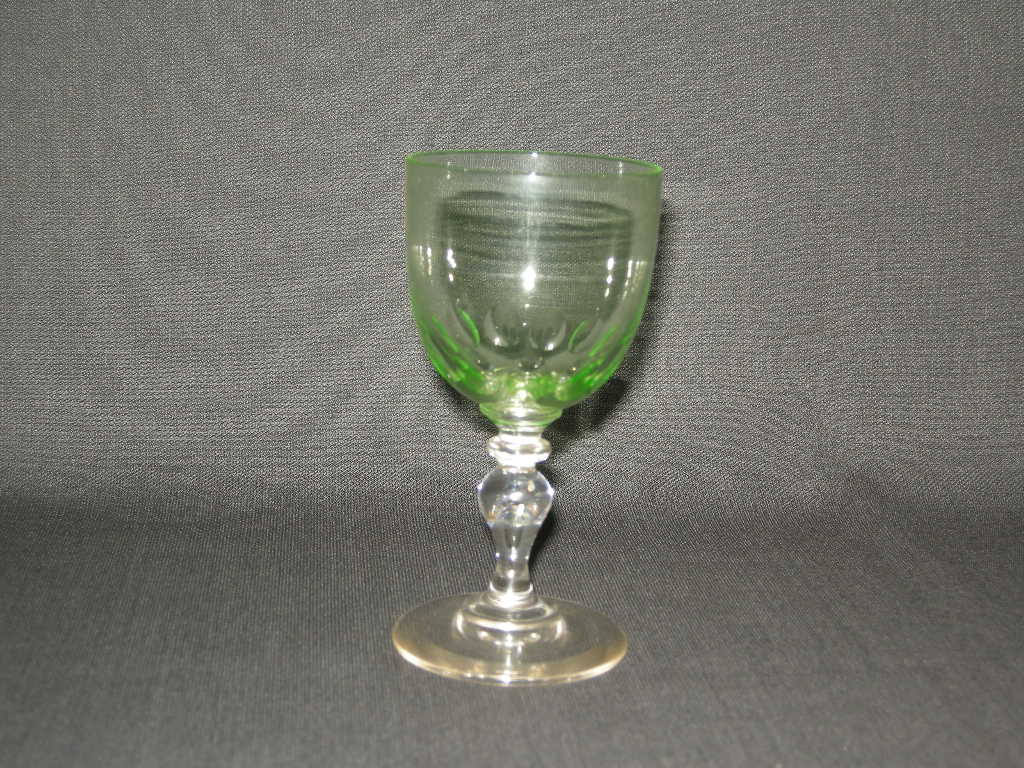glas - kristal annagroen 009. glas met groene kelk