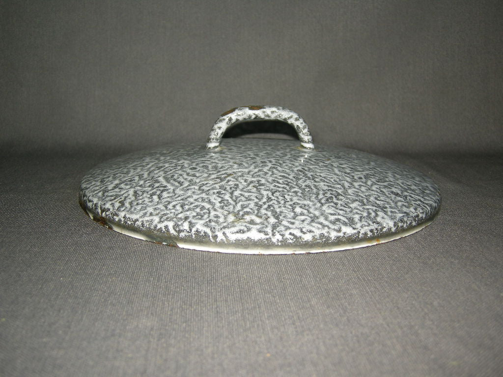 emaille grijs gewolkt 010. deksel O23,5 cm.