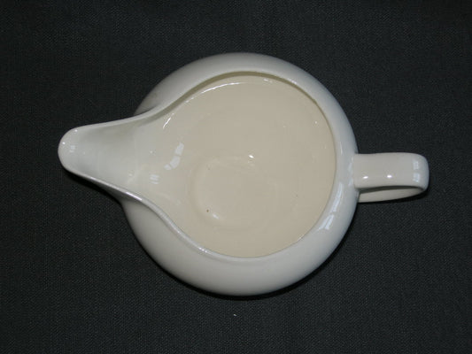 Petrus Regout roomwit 010. melkkannetje