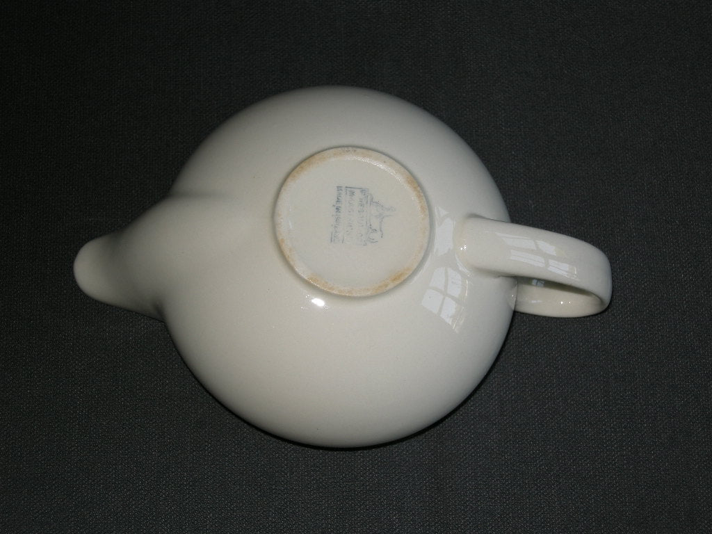Petrus Regout roomwit 010. melkkannetje