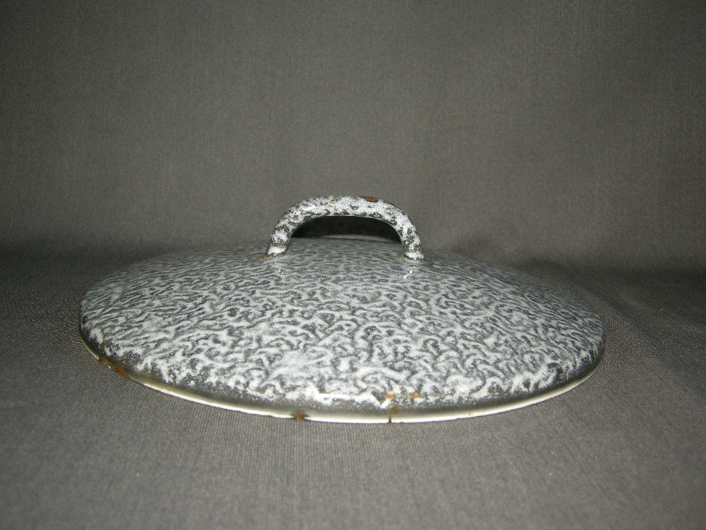 emaille grijs gewolkt 010. deksel O23,5 cm.