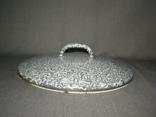 emaille grijs gewolkt 010. deksel O23,5 cm.