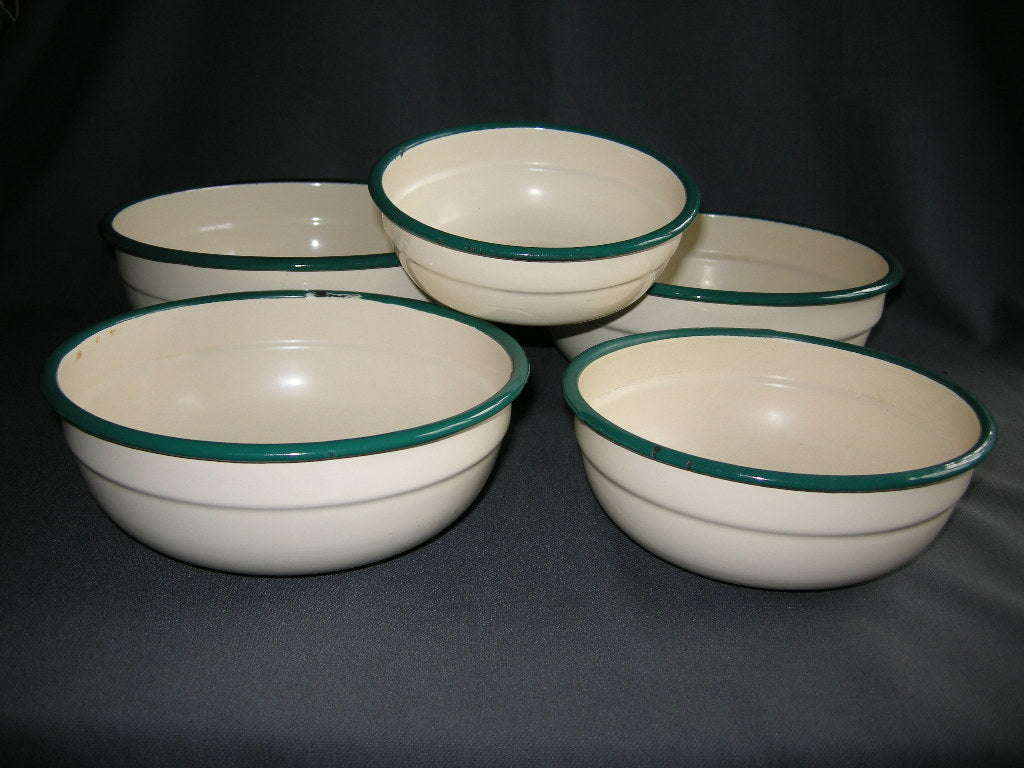 emaille crème 010. 5-delige schalenset
