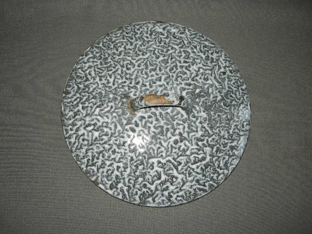 emaille grijs gewolkt 011. deksel O21,5 cm.