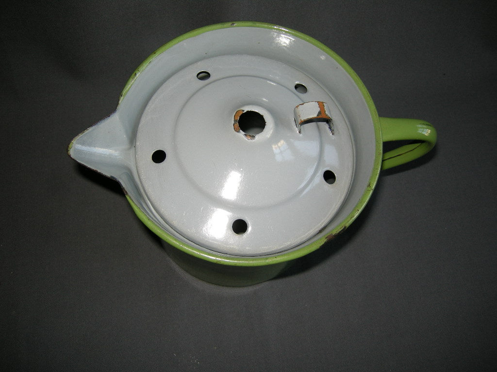 emaille resedagroen 012. melkkoker