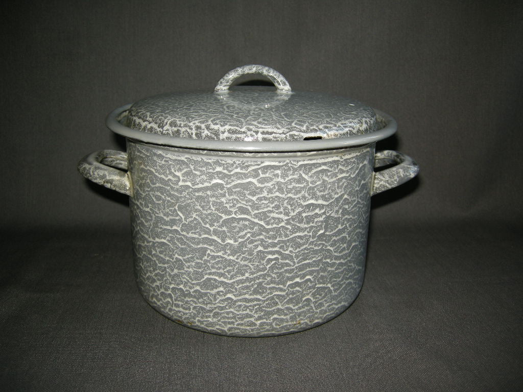 emaille grijs gewolkt 012. pan O21 cm.
