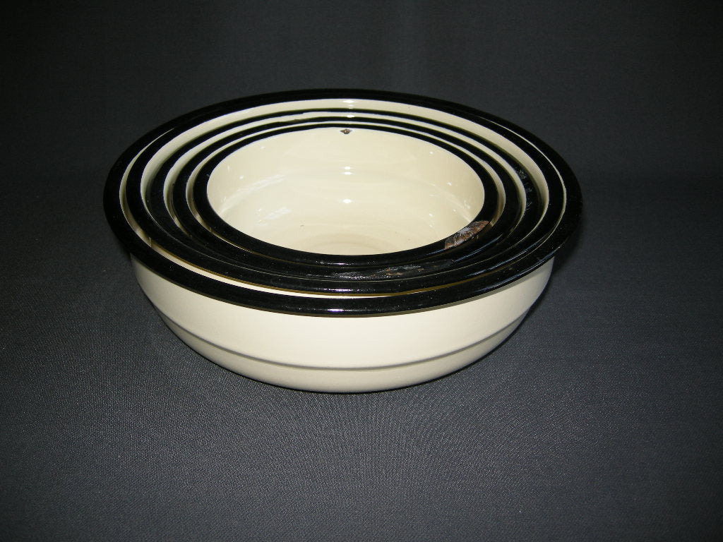 emaille crème 012. 5-delige schalenset