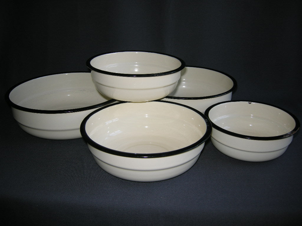 emaille crème 012. 5-delige schalenset