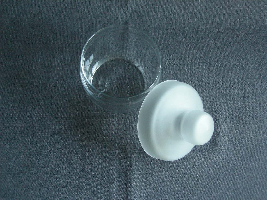 glas - kristal dekselschalen 013. Floris Meijdam pindadoosje / bonbondoosje