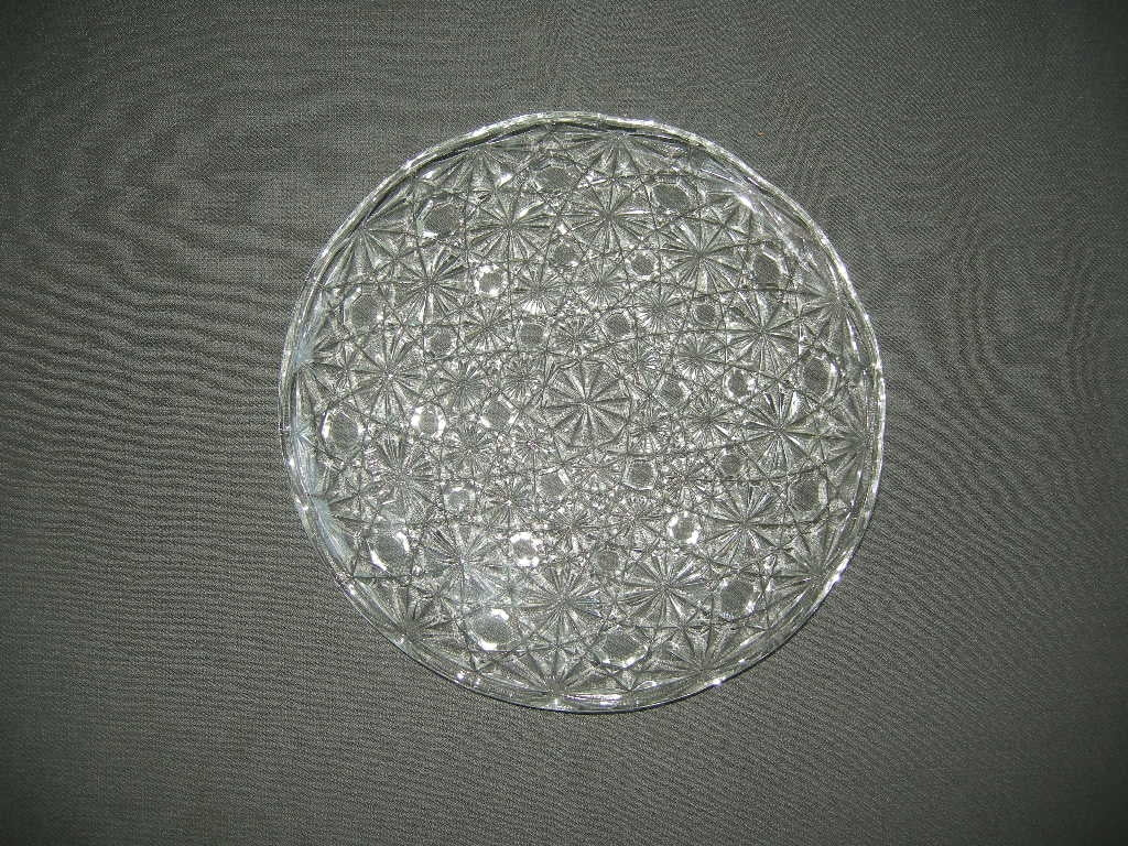 Gebruikt glas - kristal presenteerschalen 014. rond plat schaaltje