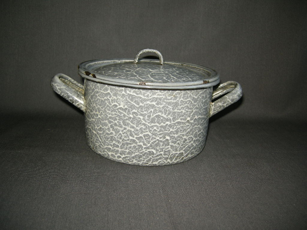 emaille grijs gewolkt 014. pan O19 cm.