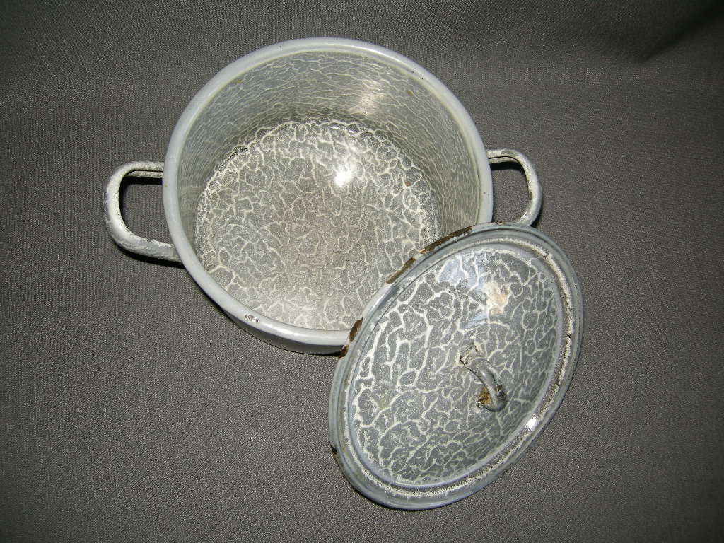 emaille grijs gewolkt 014. pan O19 cm.