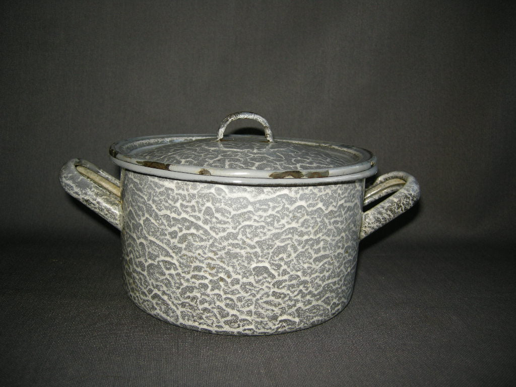 emaille grijs gewolkt 014. pan O19 cm.