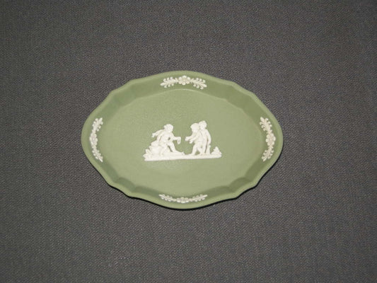 Wedgwood Jasperware groen 015. schaaltje ovaal 11,5 cm.