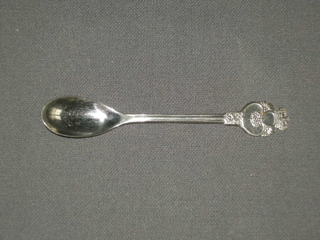 Gero Zilmeta diverse bestekdelen 015. lepeltje Koninklijk Huis Beatrix 11,8 cm.