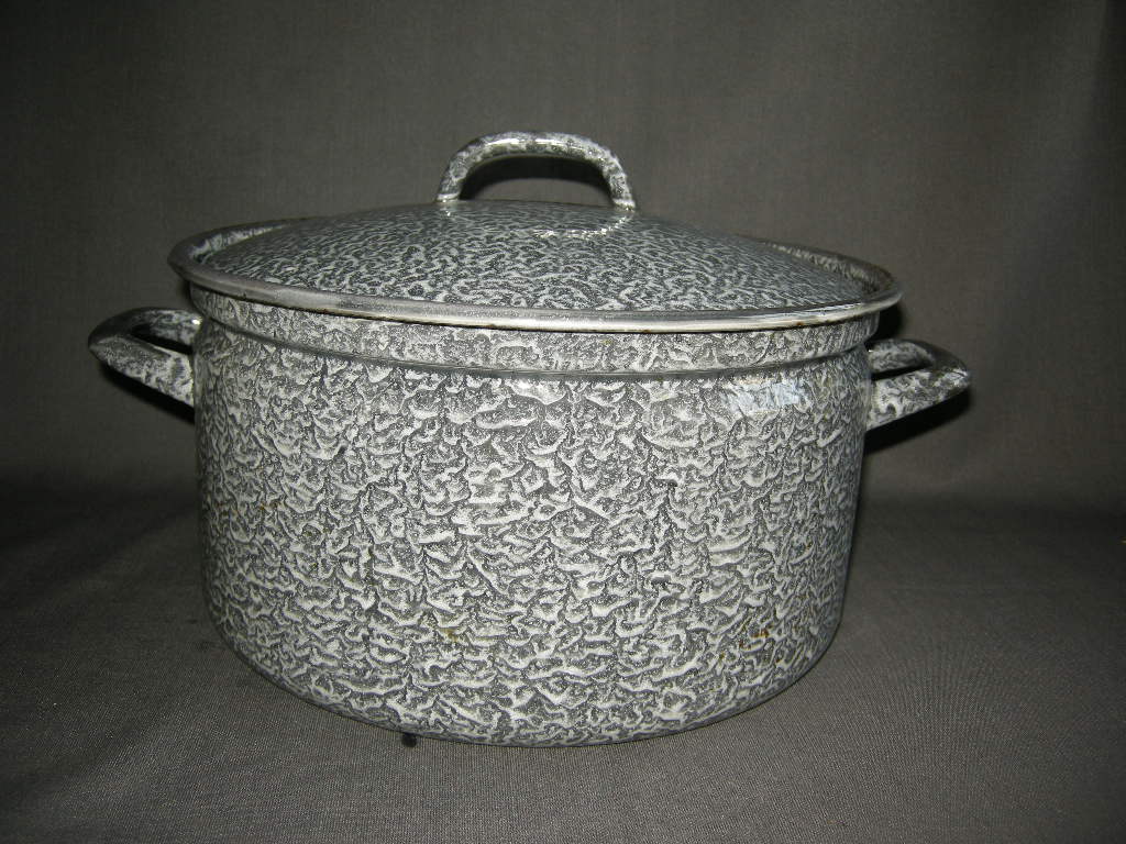 emaille grijs gewolkt 015. pan O30 cm.