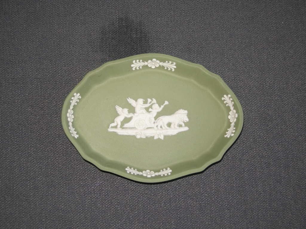 Wedgwood Jasperware groen 016. schaaltje ovaal 10,5 cm.