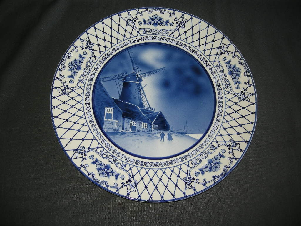 Elsterwerda Keramik blauw - witte wandborden 016. doorsnee 39,5 cm.