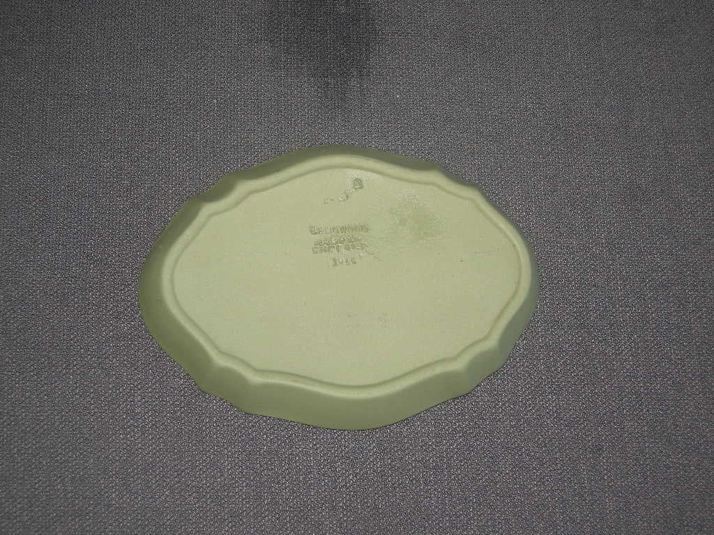 Wedgwood Jasperware groen 016. schaaltje ovaal 10,5 cm.
