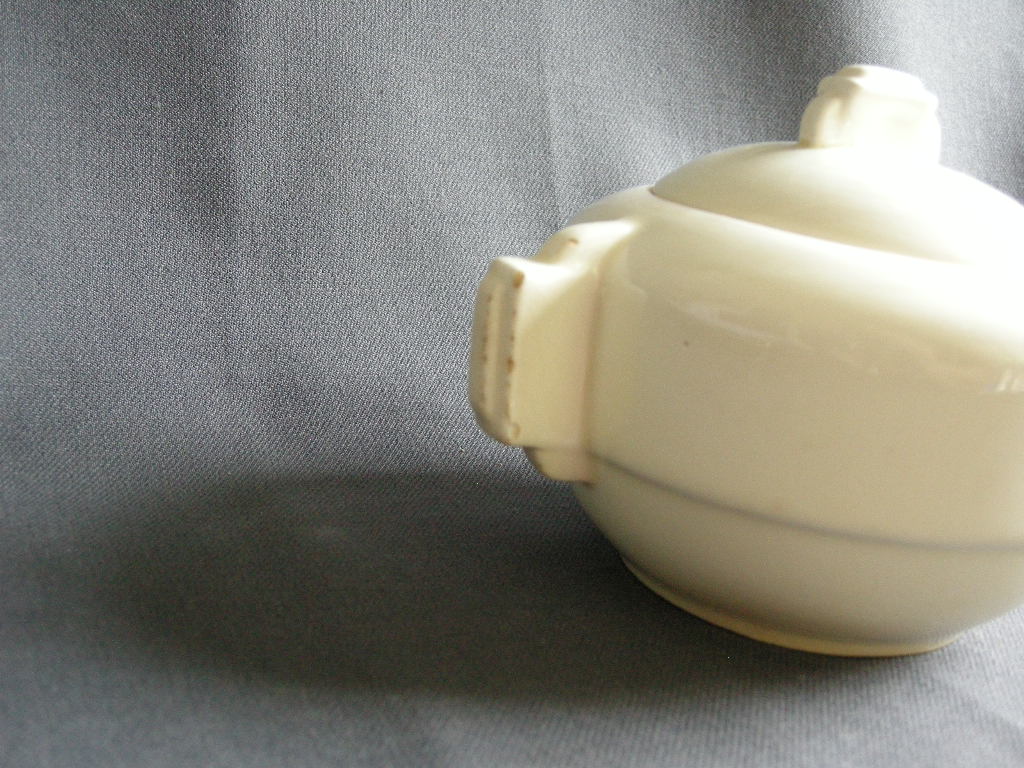 Societe Ceramique roomwit 016. suikerpot