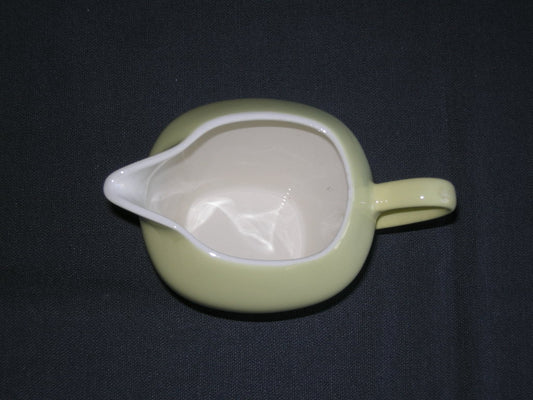 Petrus Regout / Royal Sphinx pastel geel 018. melkkannetje