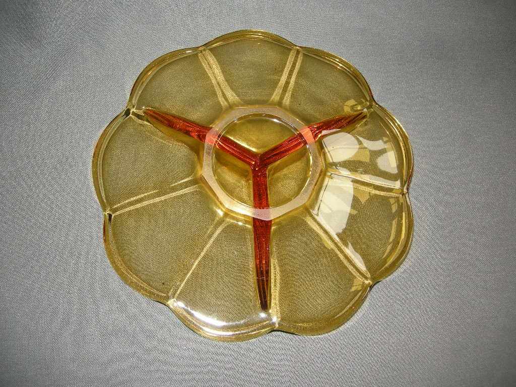 glas - kristal geel 018. 3-vakschaal