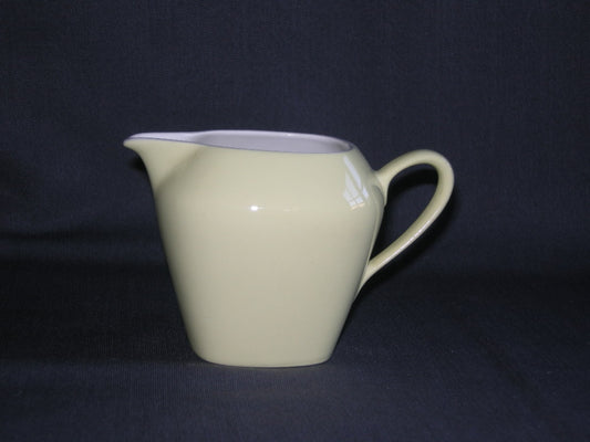 Petrus Regout / Royal Sphinx pastel geel 018. melkkannetje