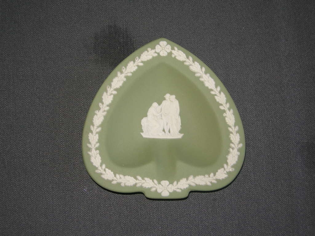 Wedgwood Jasperware groen 019. schaaltje schoppen