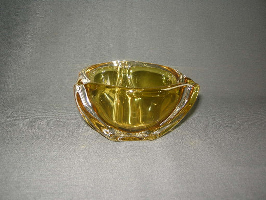 glas - kristal geel 019. asbak 3-hoek