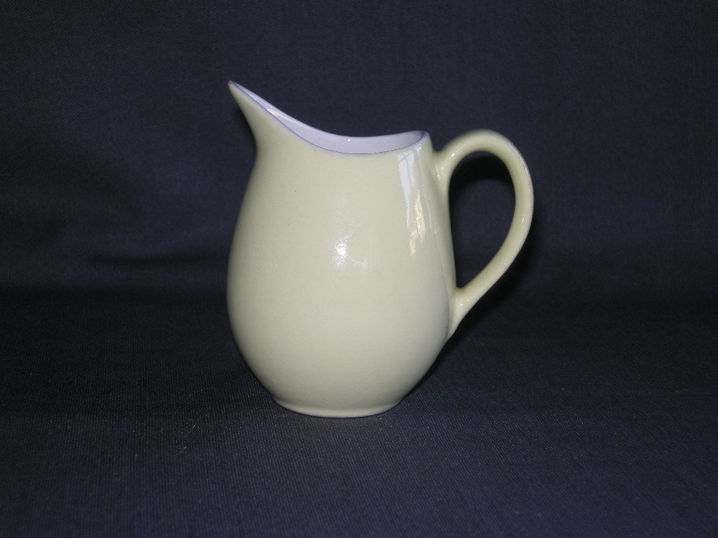 Petrus Regout / Royal Sphinx pastel geel 019. melkkannetje