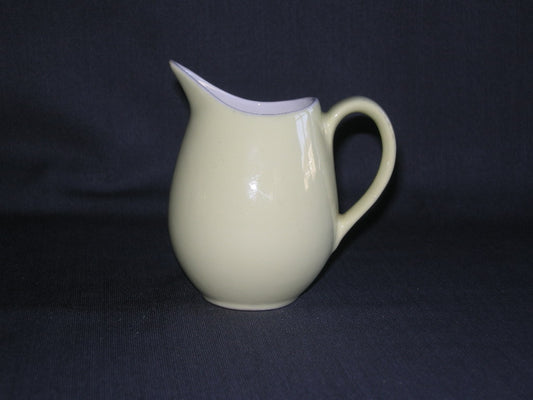 Petrus Regout / Royal Sphinx pastel geel 019. melkkannetje
