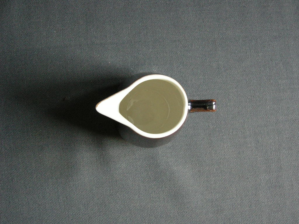 Villeroy & Boch bruin 021. schenkkannetje nr. 6