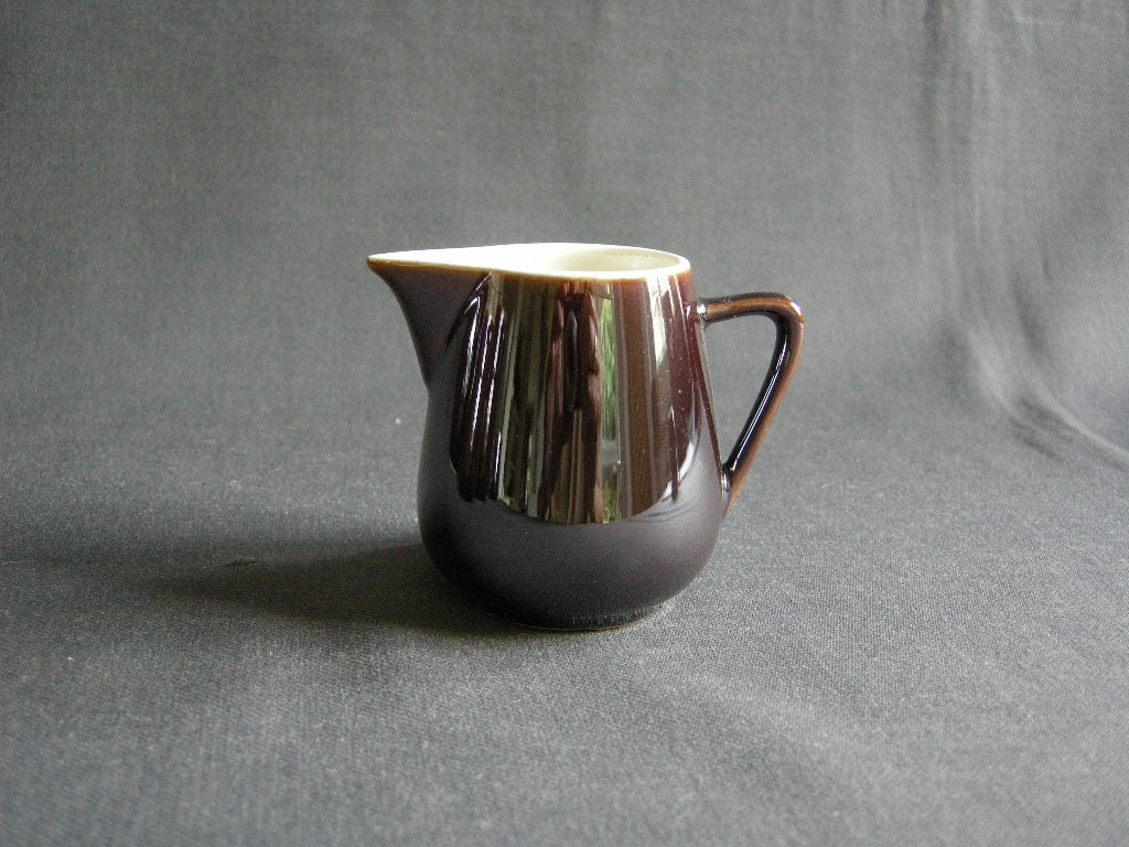 Villeroy & Boch bruin 021. schenkkannetje nr. 6