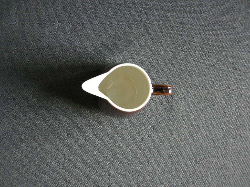 Villeroy & Boch bruin 022. schenkkannetje nr. 7
