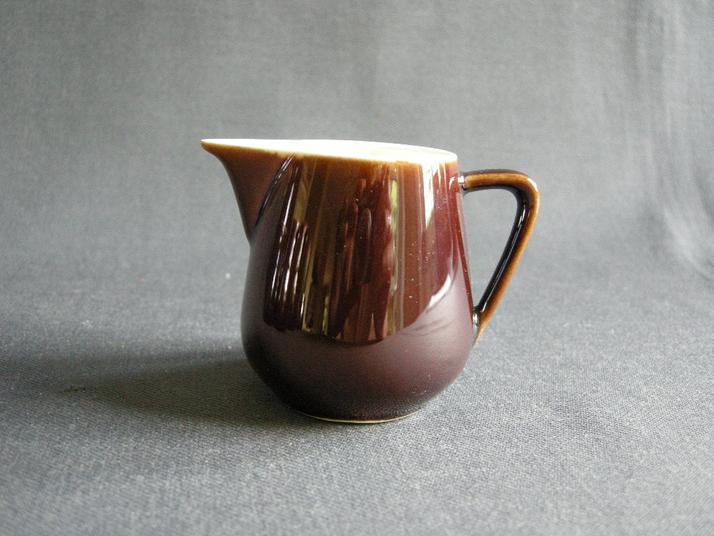 Villeroy & Boch bruin 022. schenkkannetje nr. 7