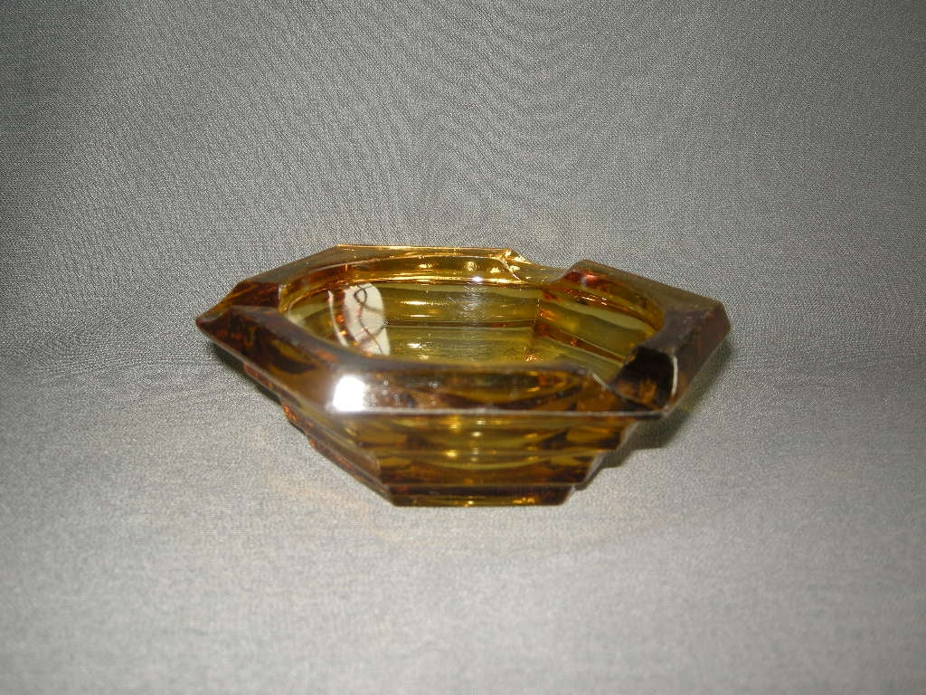 glas - kristal geel 020. asbak 6-kantig